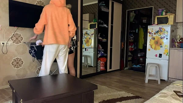 The MILF did not put on her panties and seduced a young guy with a naked pussy