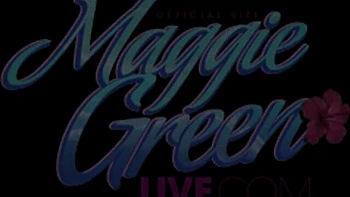 Пышногрудая мамка Мэгги Грин мастурбирует одна