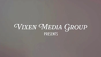 Американская MILF жёстко трахнута за кадром