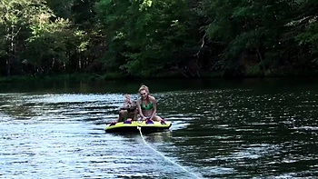 Jenny Blighe lesbisches Amateur Outdoor-Sex