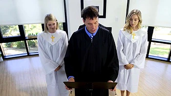 Sündige Haley Reed genießt heimliches Hardcore-Ficken