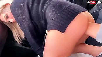 Deutsche Lesben fisten sich hart in die Fotze