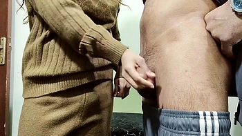 Pakistanische Stiefschwester will Stiefbruders Schwanz und Sperma