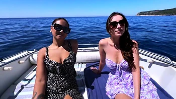 Jade no pierde ni un minuto follando duro