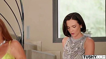 Агата Вега и Ив в первом двойном проникновении с двойным трахом