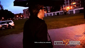 Conny Dachs baisée avec grosse bite, branlette et doigté