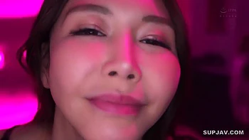 Japoneses sem censura em trio quente com peitos grandes