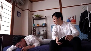 Brunette japonesa follando duro sin censura