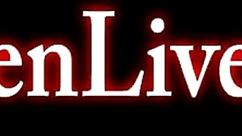 Большегрудая Мэгги Грин в тройничке с игрушками и девушкой