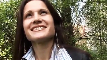 Alessia Donati lambidas lésbicas, beijos e foda com peitos grandes