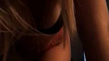 Любительская MILF на камере