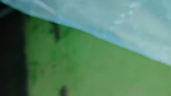 Подруга деси мачехи массирует член и трахает сзади