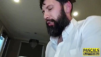 Blonde mit großen Titten wird hart anal gefickt