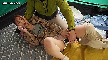 Esposa follada y creampie en tienda en orgía - Kanna Imai