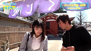 Японка-любительница делает глубокий минет