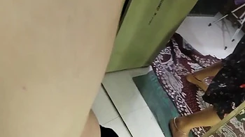 MILF indiana dança nua devagar em música hindi