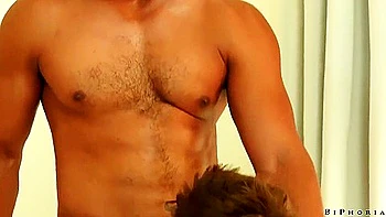 Lucy Harts Verrückte Bi- und Gay-Orgie in Slowenien