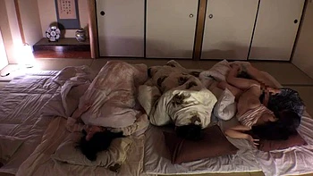 Shiori Risaki Sucks Tits Cowgirl & Missionary