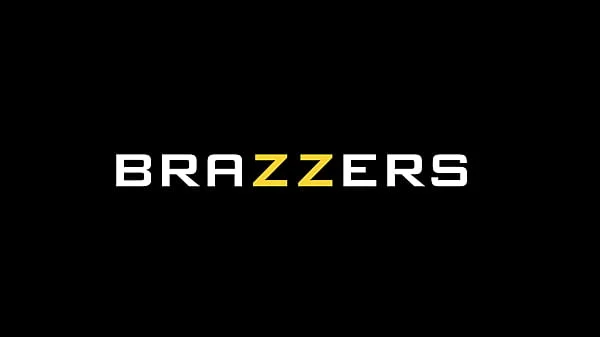 Big Titty Tutorial - Jordyn Falls / Brazzers  / stream full from www.zzfull.com/along