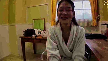 Omege japanese girl with big boobs on cams