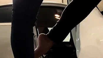 Close up MILF masturbation