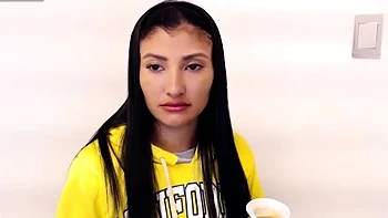 Hot amateur webcam teen masturbates for their fans